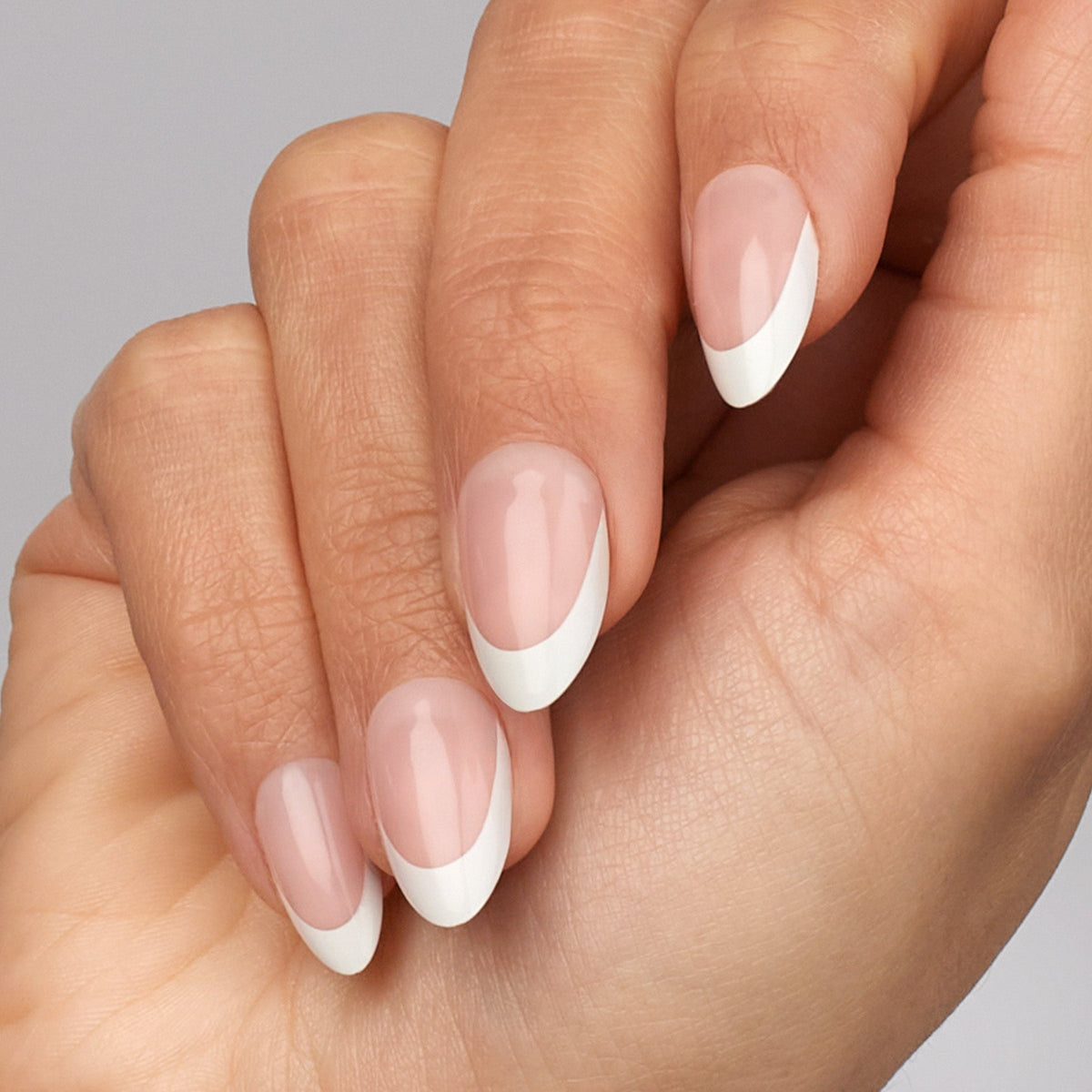 Boudoir press on nails on model - Lilac St.