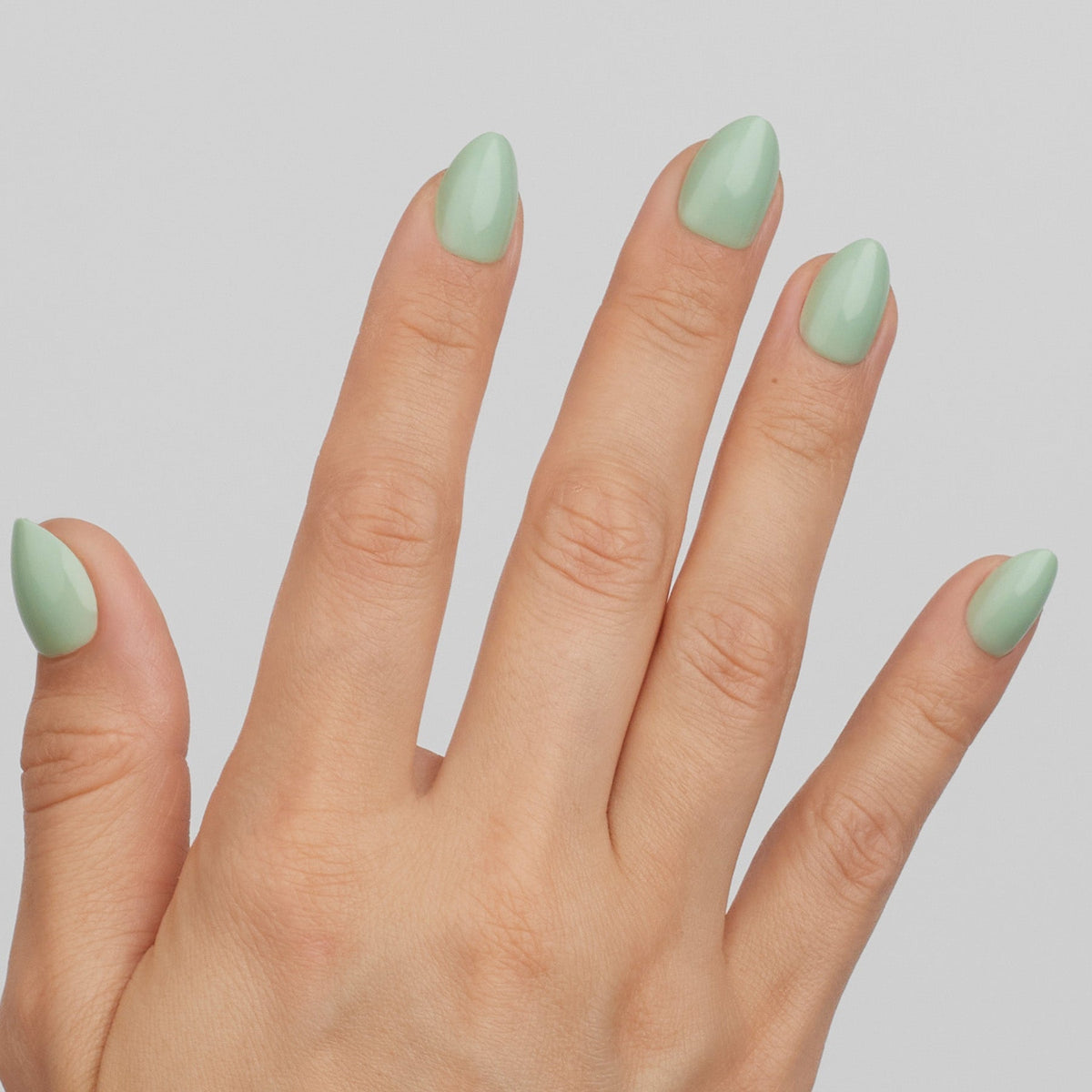 Eden press on nails on model - Lilac St.