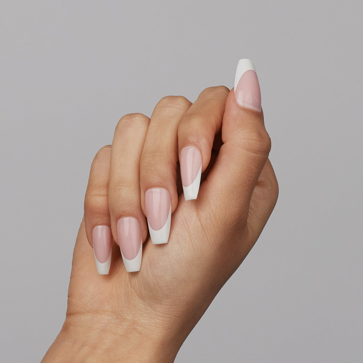 ITGRL press on nails on model - Lilac St.