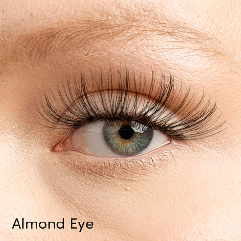 almond shape eye with lash extensions
