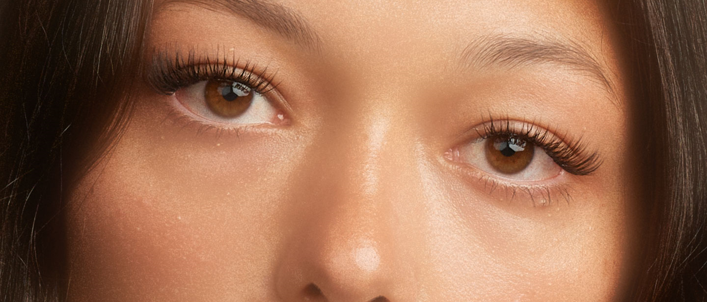 longer lash extensions towards the outer corner of the eye